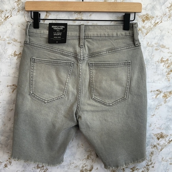 Simply Vera Vera Wang Bermuda Denim Washed Shorts l SIZE 0 - Picture 2 of 8
